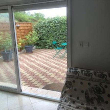 Maison Dans Une Propriete Avec Une Cour Corneilhan Extérieur photo