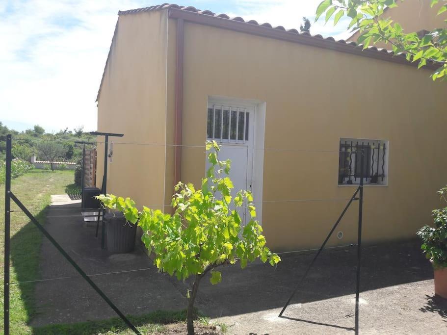 Maison Dans Une Propriete Avec Une Cour Corneilhan Extérieur photo
