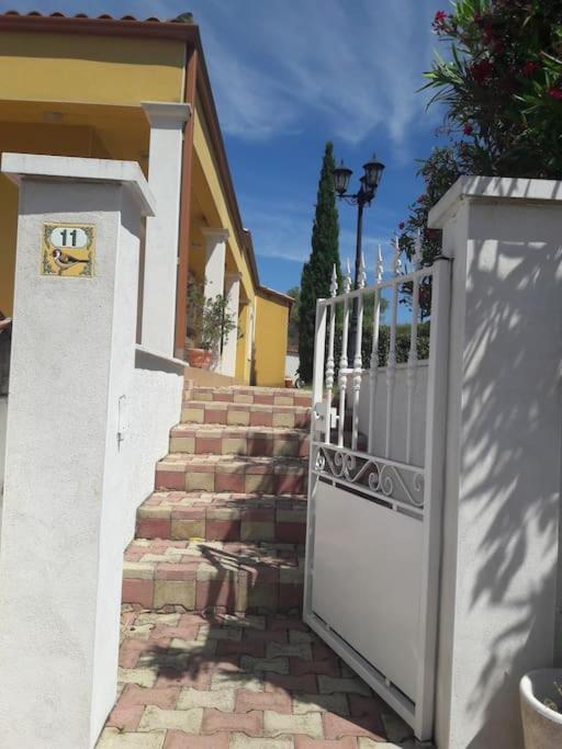 Maison Dans Une Propriete Avec Une Cour Corneilhan Extérieur photo