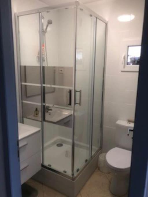Maison Dans Une Propriete Avec Une Cour Corneilhan Extérieur photo